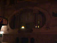 Weird window.JPG (14738 bytes)